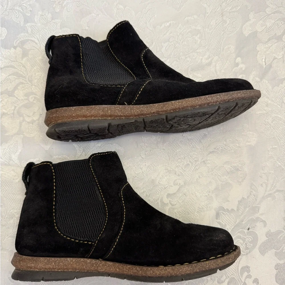Born Talyn Size 7M Black Distressed Bootie Chelsea Boot Leather Comfort‎ Shoe